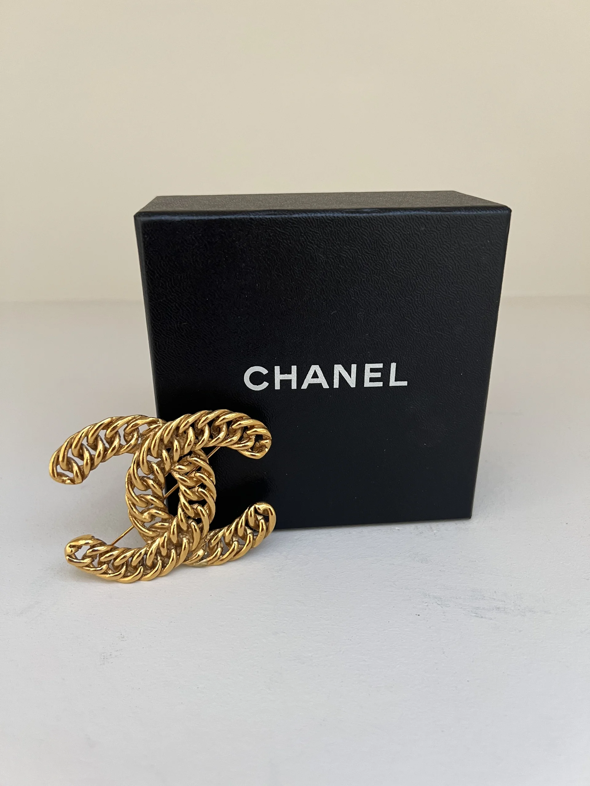 Chanel Broche