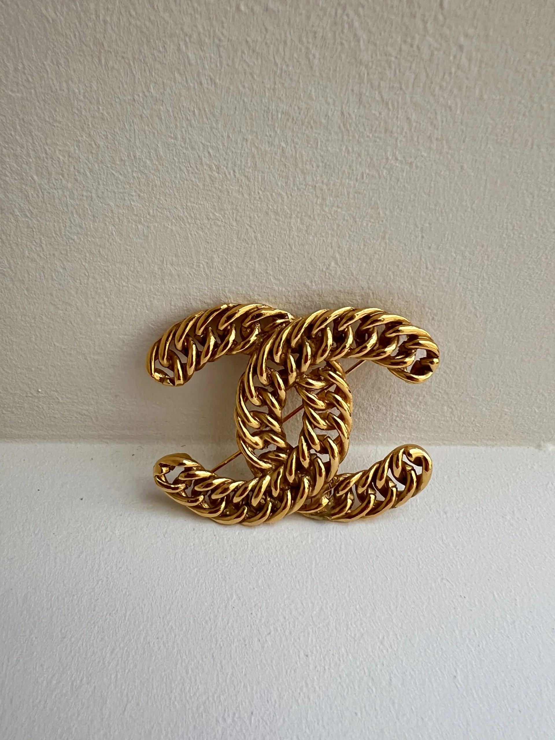 Chanel Broche