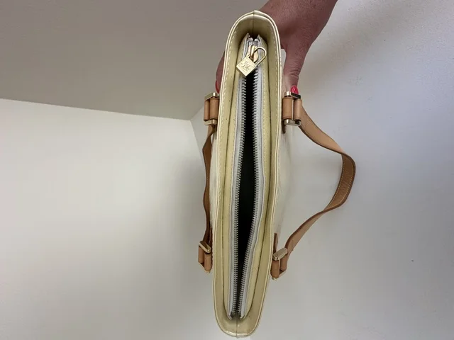 Louis Vuitton Houston Vernis Bag