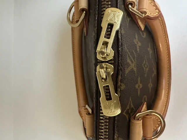 Louis Vuitton Alma GM Monogram Canvas Handbag