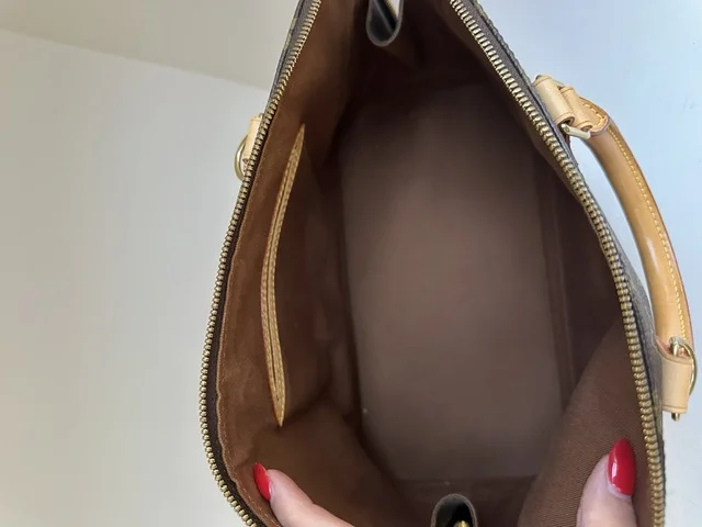 Louis Vuitton Alma GM Monogram Canvas Handbag